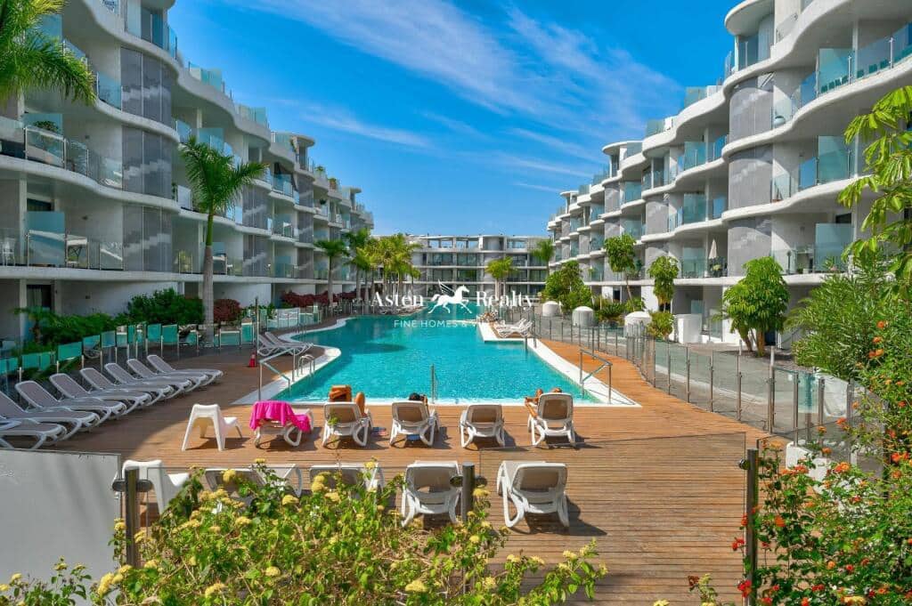 2 bedroom Apartment for sale in Palm-Mar with pool - € 449,000 (Ref: 9479552)