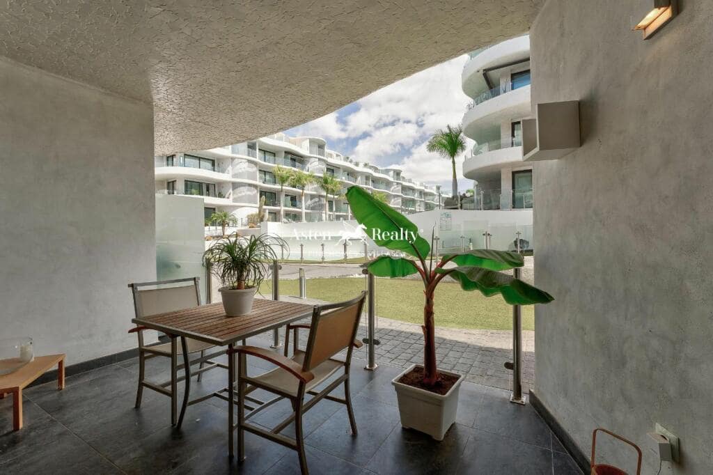 2 bedroom Apartment for sale in Palm-Mar with pool - € 449,000 (Ref: 9479552)