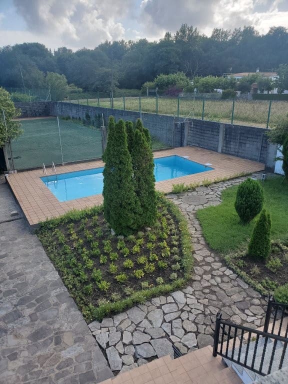 Chalet de 6 habitaciones en Boiro en venta con piscina - 430.000 € (Ref: 9479553)