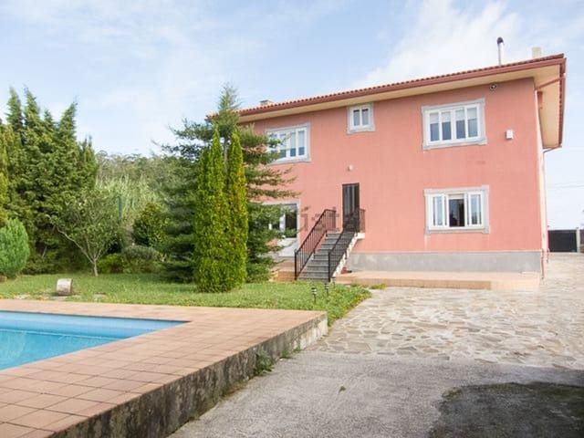 Chalet de 6 habitaciones en Boiro en venta con piscina - 430.000 € (Ref: 9479553)