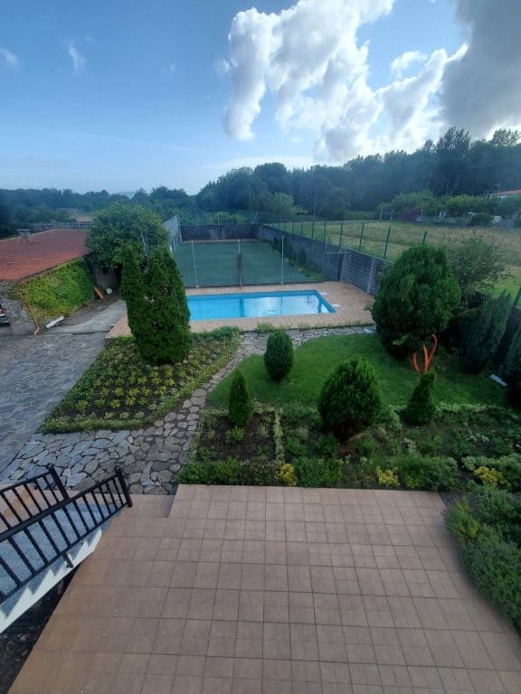 Chalet de 6 habitaciones en Boiro en venta con piscina - 430.000 € (Ref: 9479553)