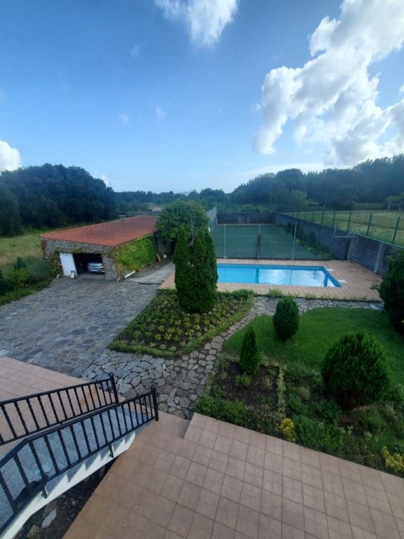 Chalet de 6 habitaciones en Boiro en venta con piscina - 430.000 € (Ref: 9479553)