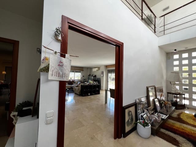 Chalet de 4 habitaciones en Ontinyent en venta - 550.000 € (Ref: 9479556)