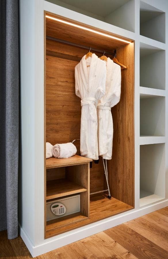 Hotel de 15 habitaciones en Huéneja en venta con piscina - 2.600.000 € (Ref: 9479558)