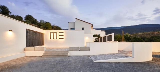 Hotel de 15 habitaciones en Huéneja en venta con piscina - 2.600.000 € (Ref: 9479558)