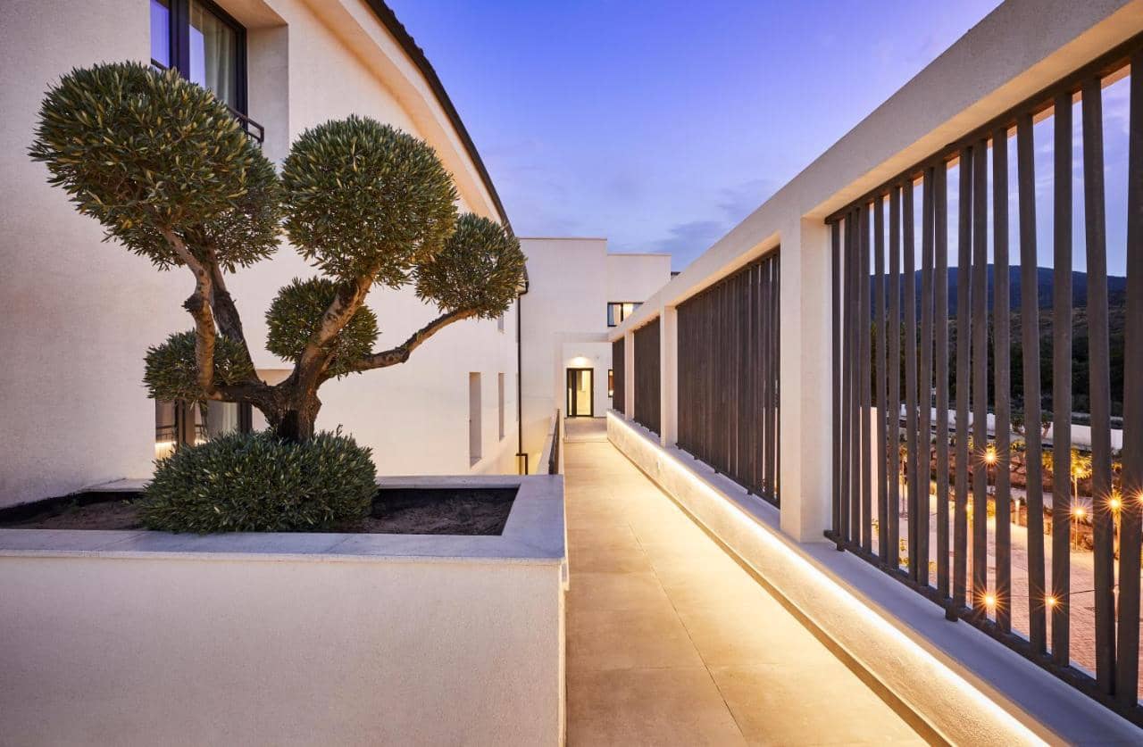 Hotel de 15 habitaciones en Huéneja en venta con piscina - 2.600.000 € (Ref: 9479558)