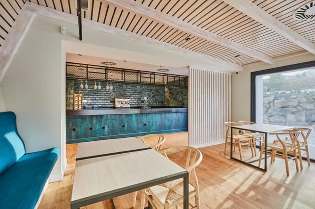 Hotel de 15 habitaciones en Huéneja en venta con piscina - 2.600.000 € (Ref: 9479558)