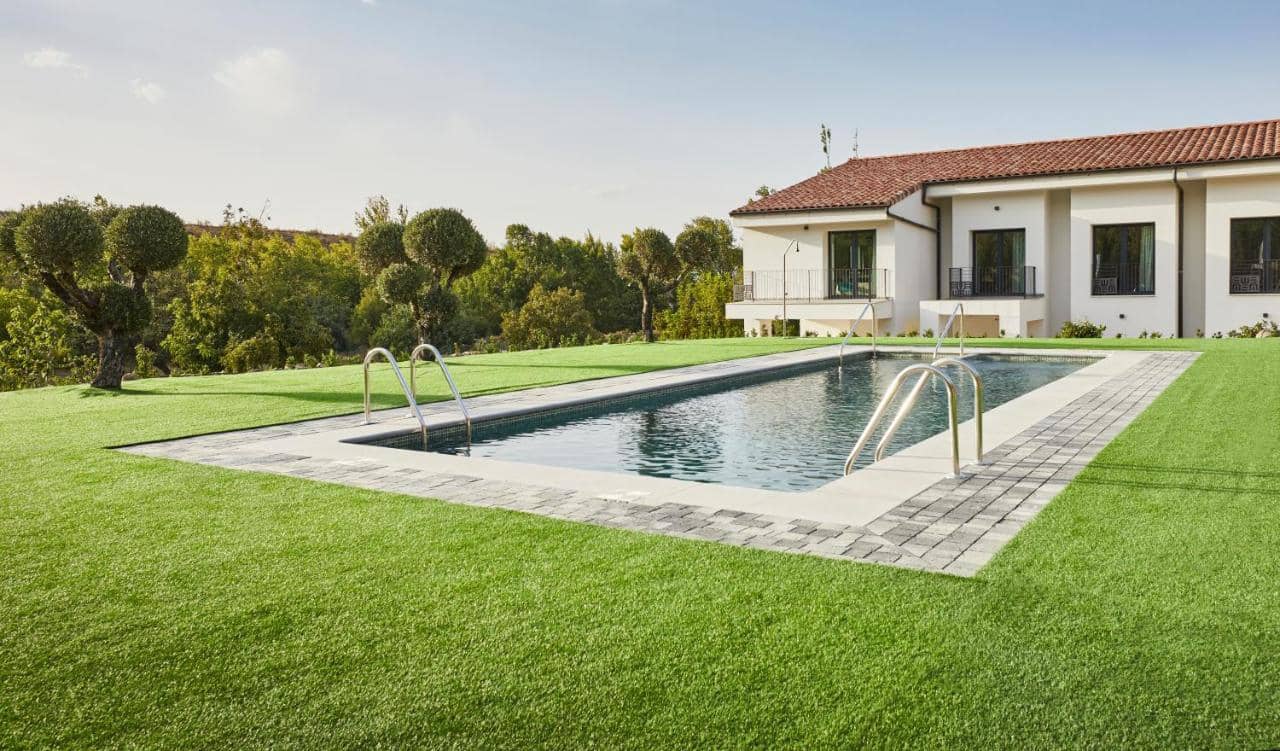 Hotel de 15 habitaciones en Huéneja en venta con piscina - 2.600.000 € (Ref: 9479558)