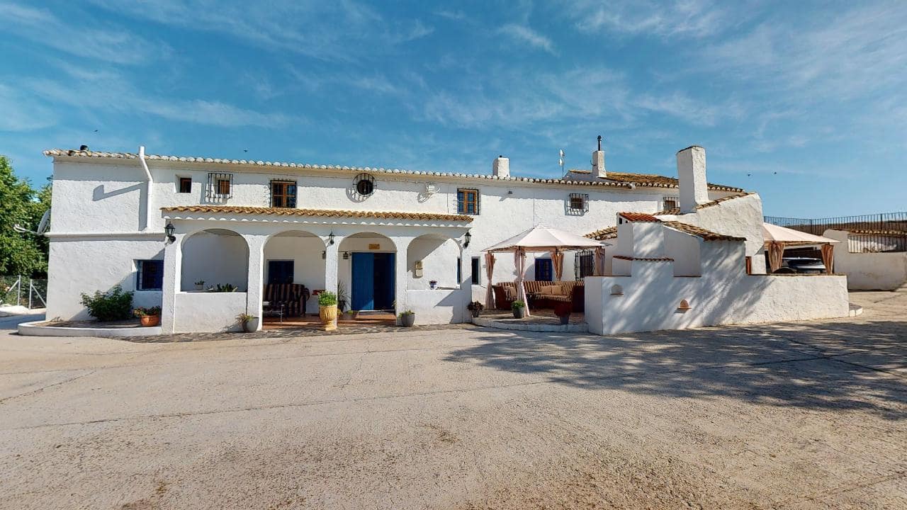 Hotel de 12 habitaciones en Caniles en venta - 1.250.000 € (Ref: 9479559)