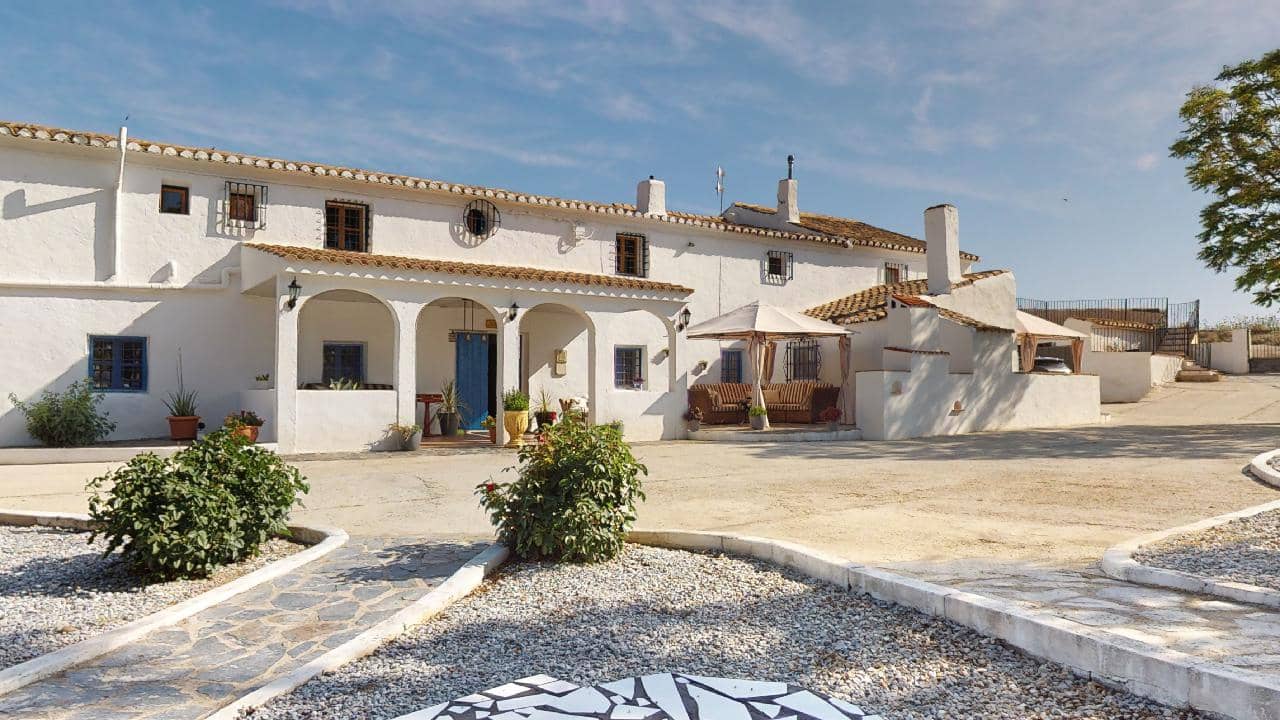 Hotel de 12 habitaciones en Caniles en venta - 1.250.000 € (Ref: 9479559)