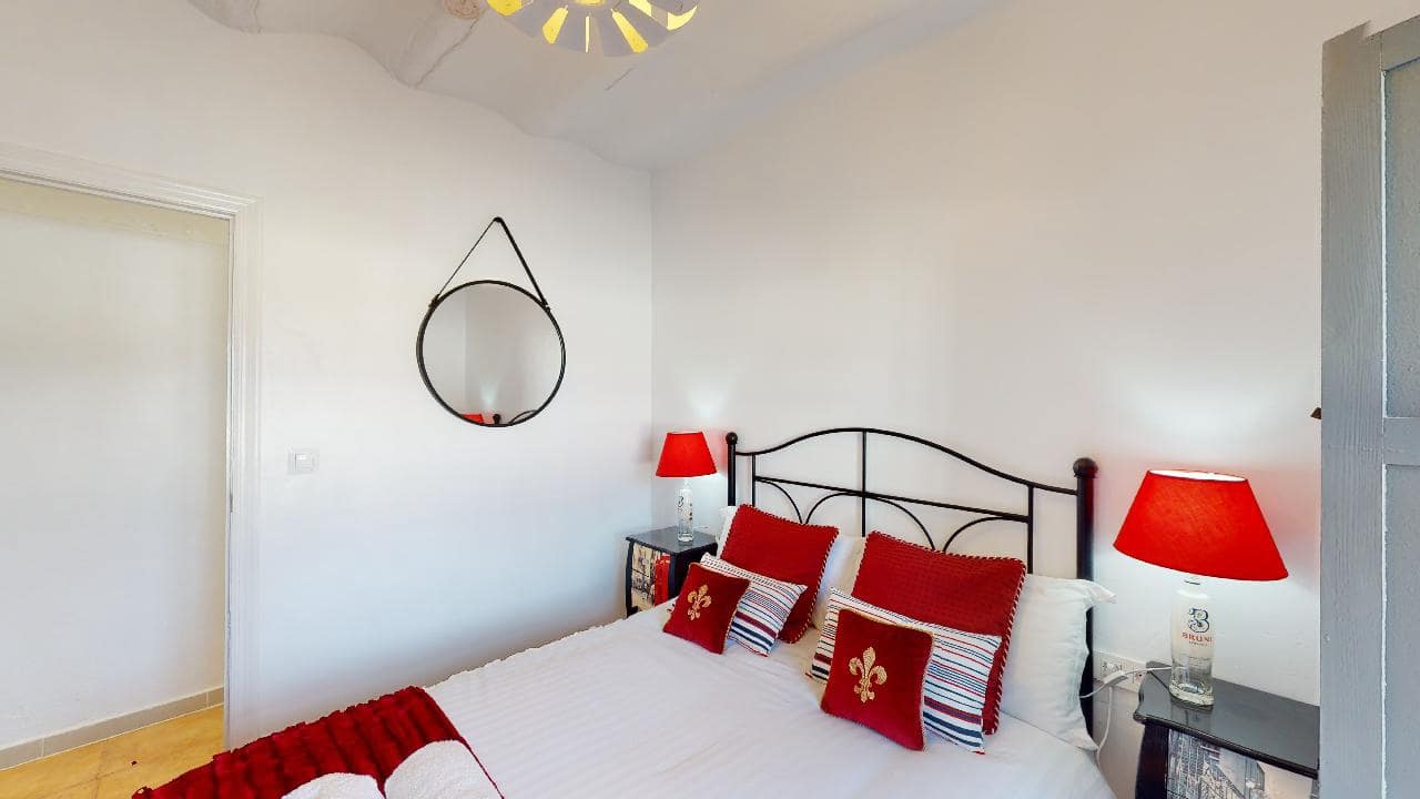 Hotel de 12 habitaciones en Caniles en venta - 1.250.000 € (Ref: 9479559)