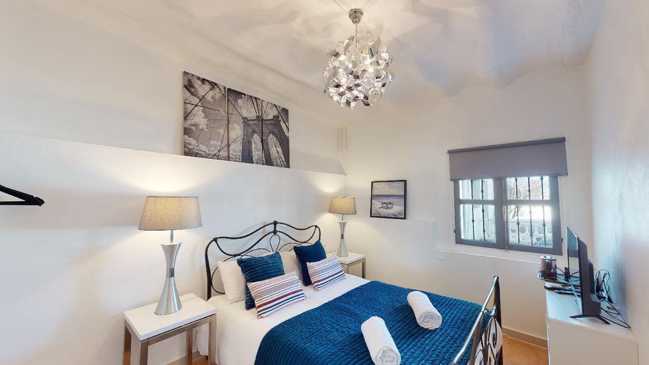 Hotel de 12 habitaciones en Caniles en venta - 1.250.000 € (Ref: 9479559)