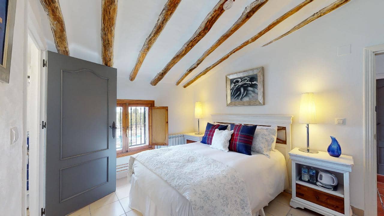 Hotel de 12 habitaciones en Caniles en venta - 1.250.000 € (Ref: 9479559)