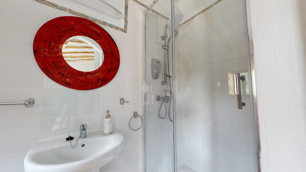 Hotel de 12 habitaciones en Caniles en venta - 1.250.000 € (Ref: 9479559)