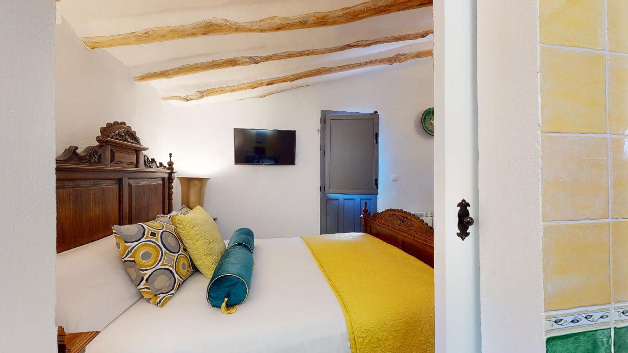 Hotel de 12 habitaciones en Caniles en venta - 1.250.000 € (Ref: 9479559)