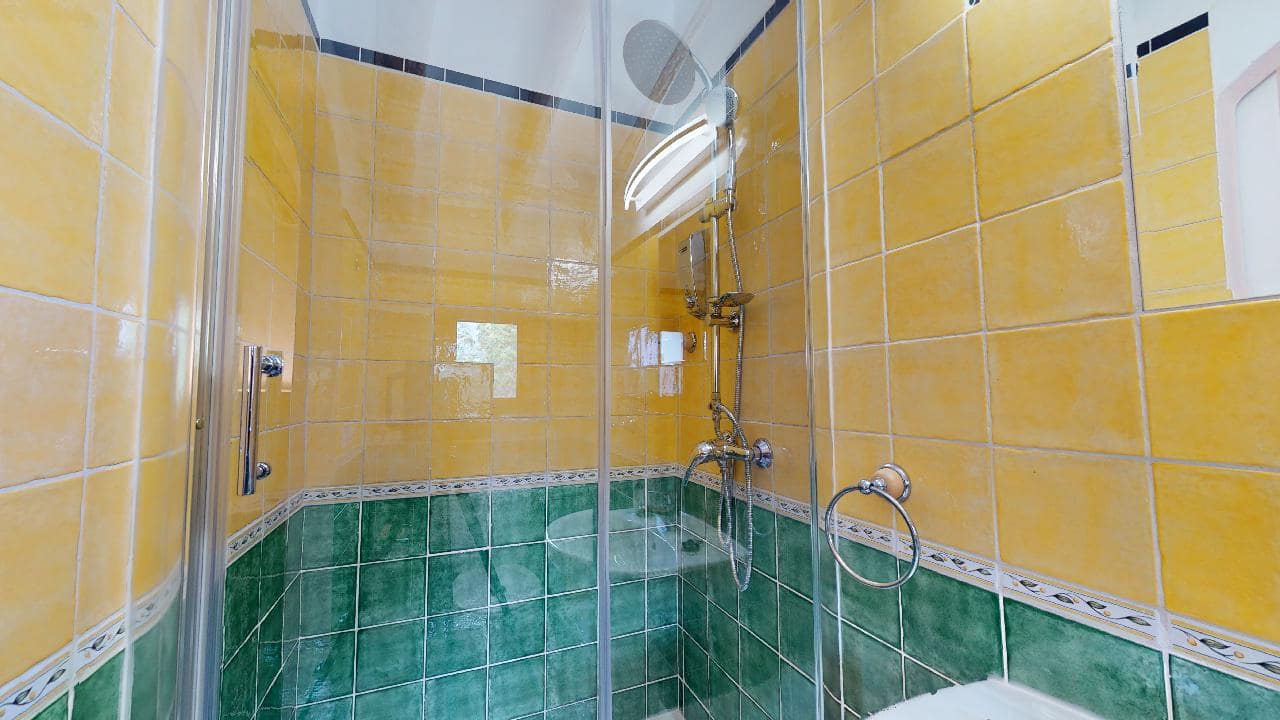 Hotel de 12 habitaciones en Caniles en venta - 1.250.000 € (Ref: 9479559)