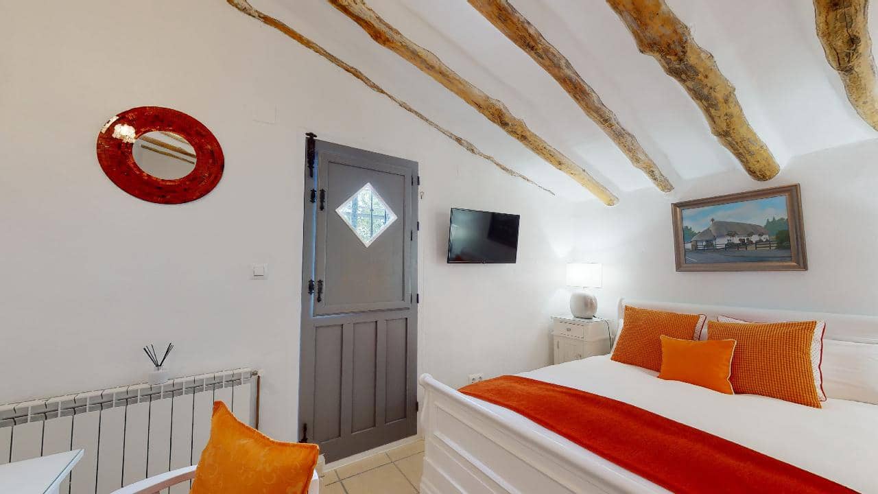 Hotel de 12 habitaciones en Caniles en venta - 1.250.000 € (Ref: 9479559)