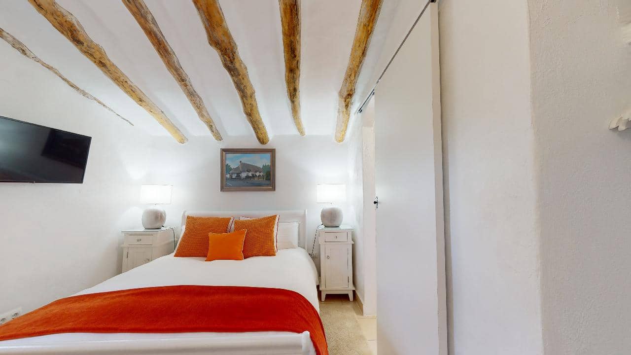 Hotel de 12 habitaciones en Caniles en venta - 1.250.000 € (Ref: 9479559)