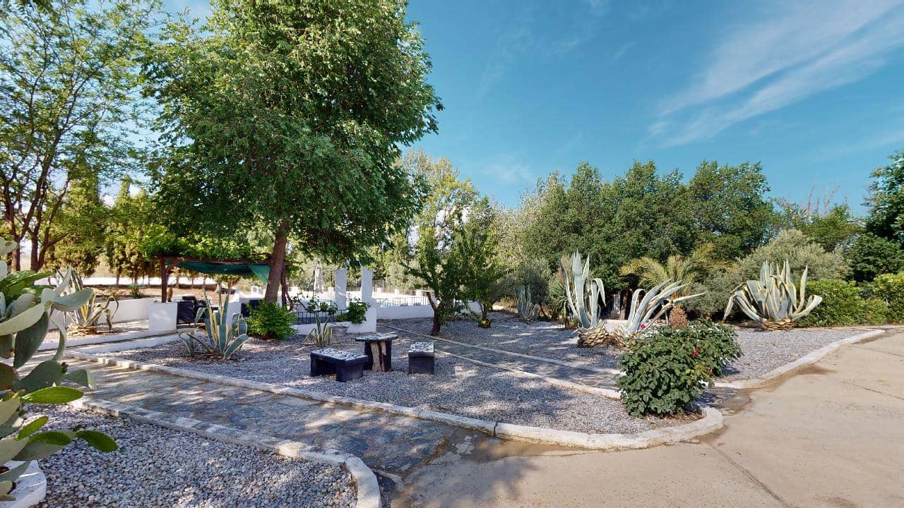 Hotel de 12 habitaciones en Caniles en venta - 1.250.000 € (Ref: 9479559)