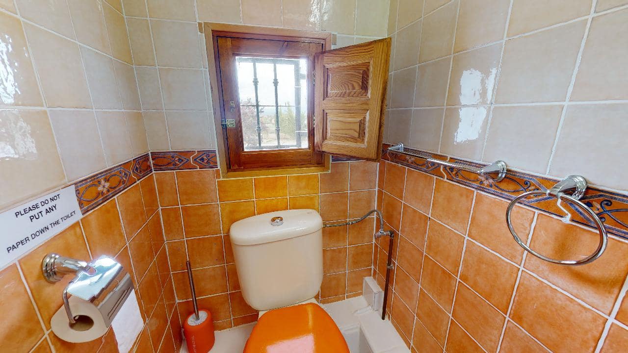 Hotel de 12 habitaciones en Caniles en venta - 1.250.000 € (Ref: 9479559)