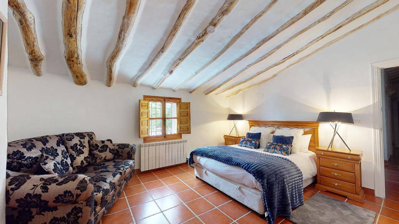 Hotel de 12 habitaciones en Caniles en venta - 1.250.000 € (Ref: 9479559)