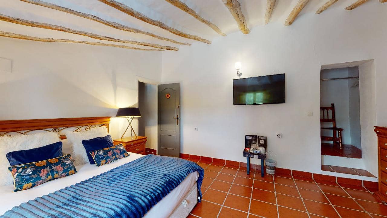 Hotel de 12 habitaciones en Caniles en venta - 1.250.000 € (Ref: 9479559)