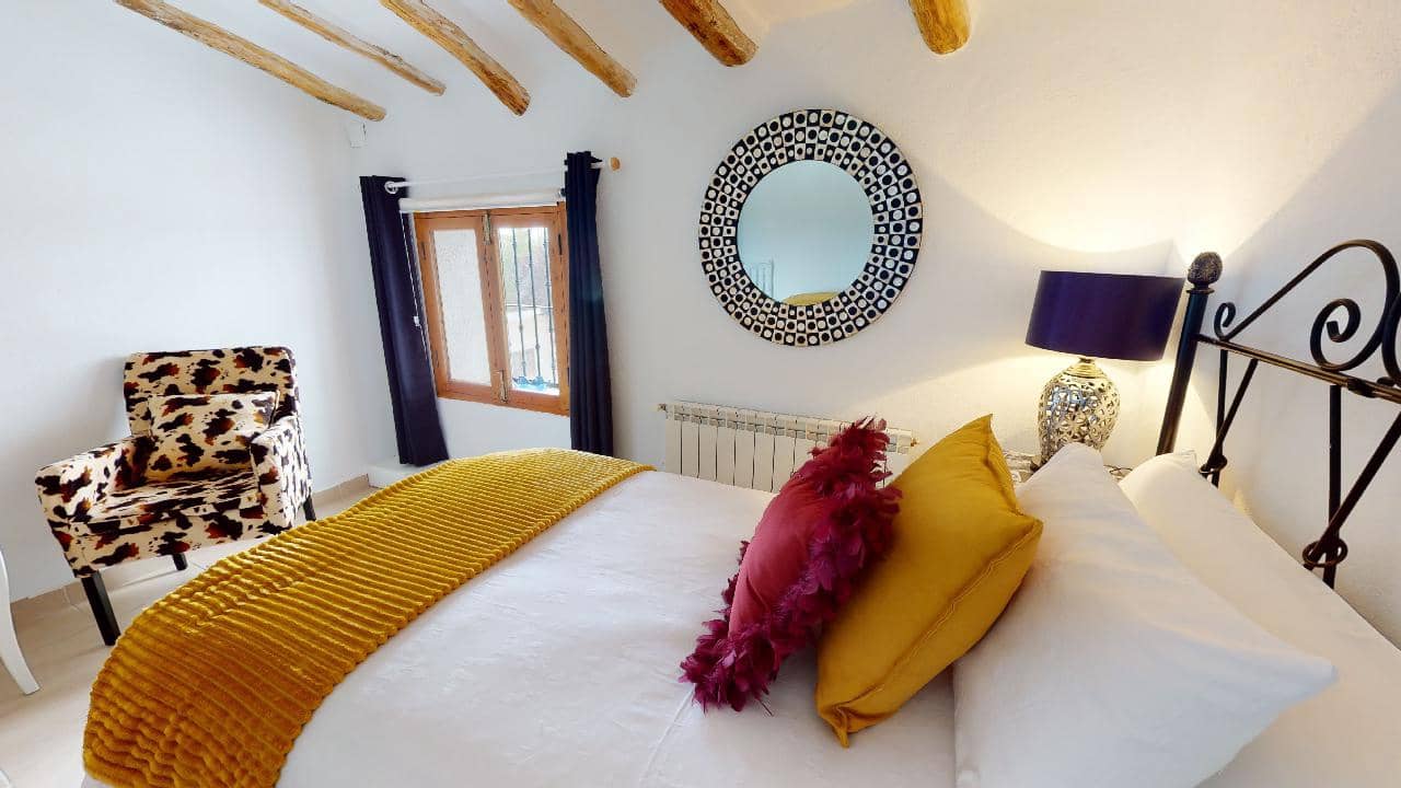 Hotel de 12 habitaciones en Caniles en venta - 1.250.000 € (Ref: 9479559)