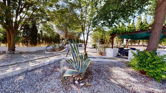 Hotel de 12 habitaciones en Caniles en venta - 1.250.000 € (Ref: 9479559)