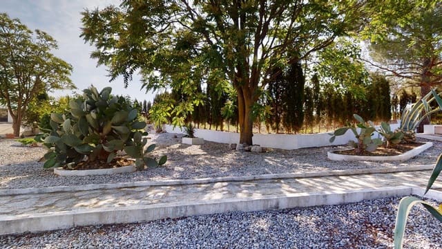 Hotel de 12 habitaciones en Caniles en venta - 1.250.000 € (Ref: 9479559)