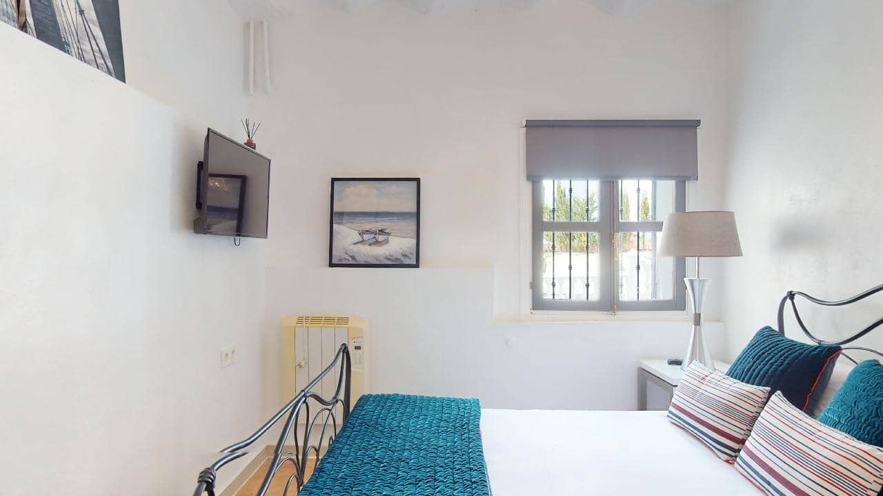 Hotel de 12 habitaciones en Caniles en venta - 1.250.000 € (Ref: 9479559)