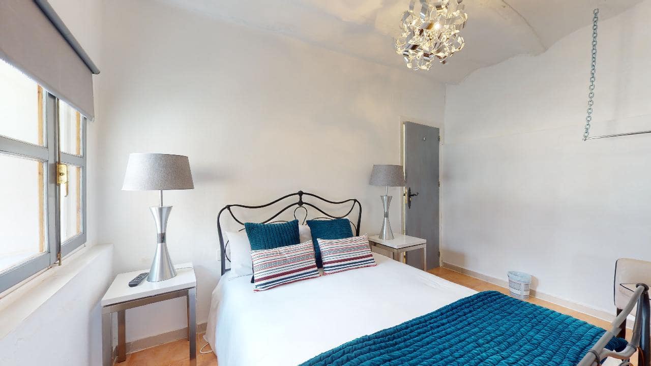 Hotel de 12 habitaciones en Caniles en venta - 1.250.000 € (Ref: 9479559)