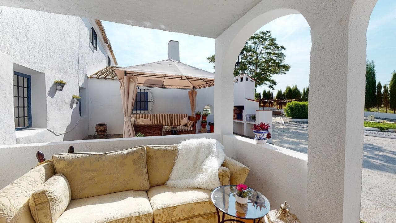 Hotel de 12 habitaciones en Caniles en venta - 1.250.000 € (Ref: 9479559)