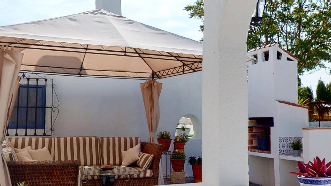 Hotel de 12 habitaciones en Caniles en venta - 1.250.000 € (Ref: 9479559)