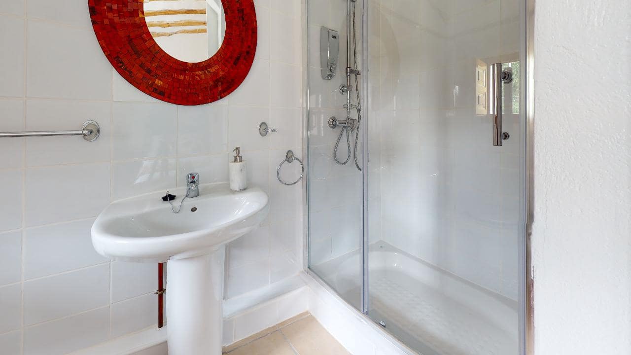 Hotel de 12 habitaciones en Caniles en venta - 1.250.000 € (Ref: 9479559)