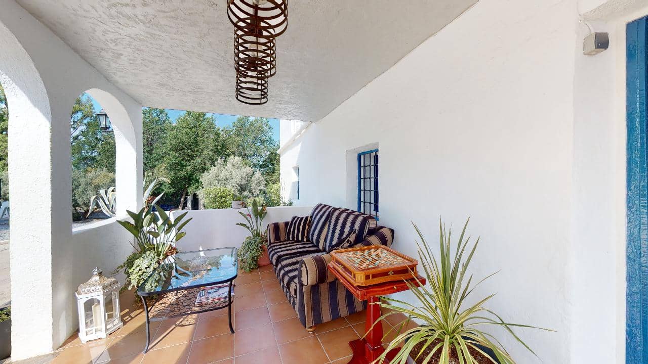 Hotel de 12 habitaciones en Caniles en venta - 1.250.000 € (Ref: 9479559)