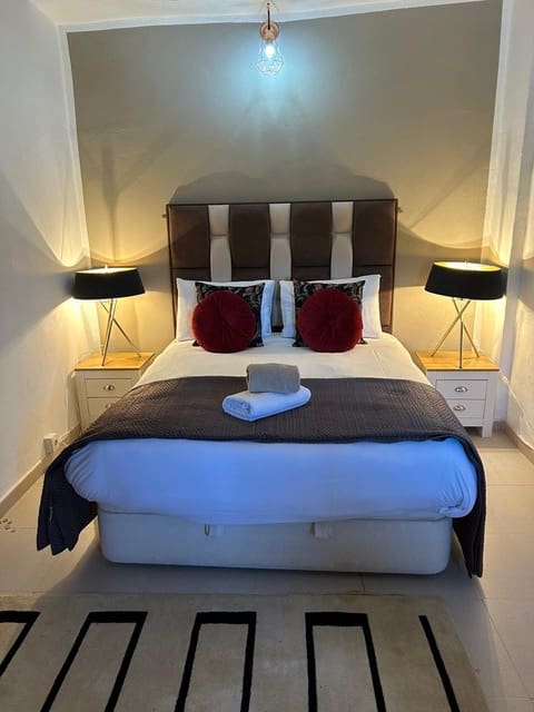 Hotel de 12 habitaciones en Caniles en venta - 1.250.000 € (Ref: 9479559)