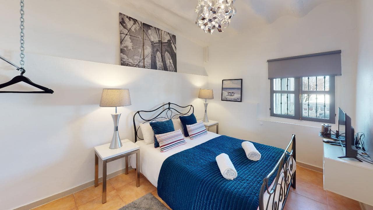 Hotel de 12 habitaciones en Caniles en venta - 1.250.000 € (Ref: 9479559)