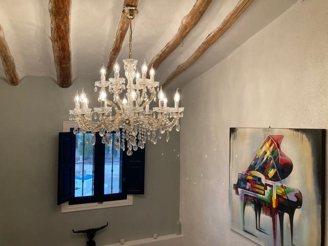 Hotel de 12 habitaciones en Caniles en venta - 1.250.000 € (Ref: 9479559)