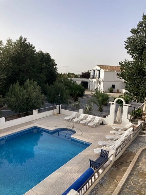 Hotel de 12 habitaciones en Caniles en venta - 1.250.000 € (Ref: 9479559)