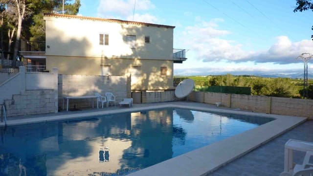 6 bedroom Villa for sale in Valencia city with pool - € 275,000 (Ref: 9479562)