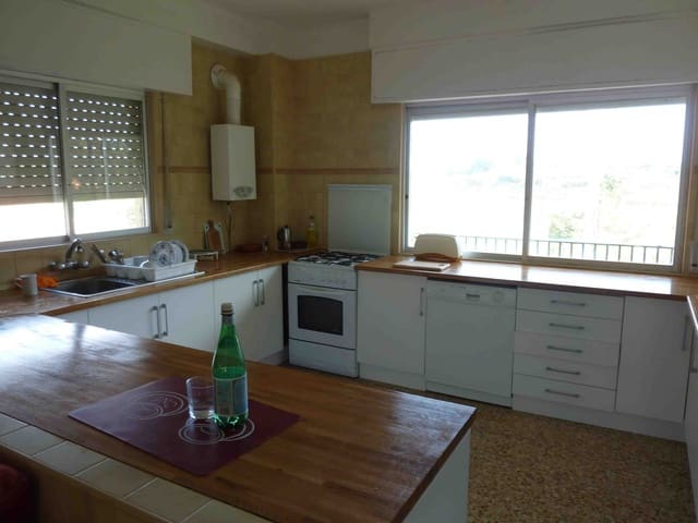 6 bedroom Villa for sale in Valencia city with pool - € 275,000 (Ref: 9479562)