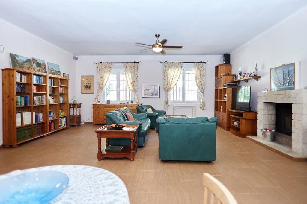 7 makuuhuone Maalaistalo myytävänä paikassa Pegalajar mukana uima-altaan - 398 000 € (Ref: 9479564)