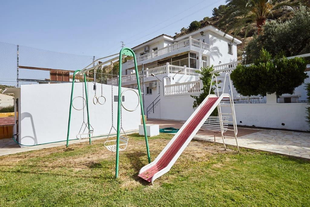 7 makuuhuone Maalaistalo myytävänä paikassa Pegalajar mukana uima-altaan - 398 000 € (Ref: 9479564)