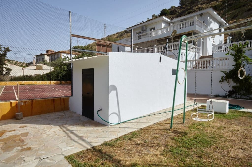 7 makuuhuone Maalaistalo myytävänä paikassa Pegalajar mukana uima-altaan - 398 000 € (Ref: 9479564)