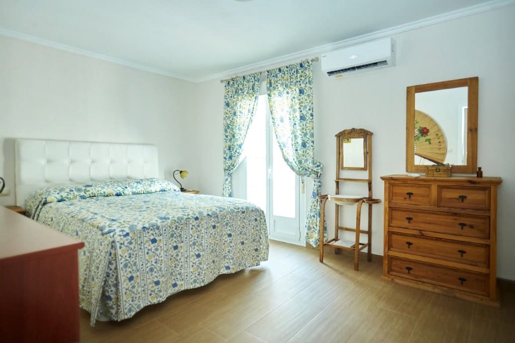 7 makuuhuone Maalaistalo myytävänä paikassa Pegalajar mukana uima-altaan - 398 000 € (Ref: 9479564)