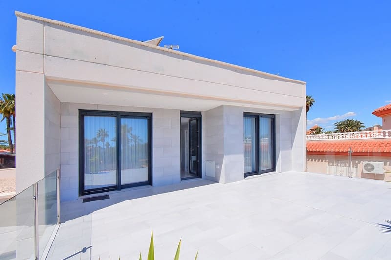 3 soverom Villa til salgs i Los Urrutias med svømmebasseng garasje - € 1 598 000 (Ref: 10074679)