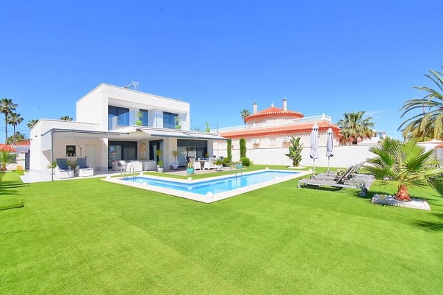 3 soverom Villa til salgs i Los Urrutias, Cartagena med svømmebasseng garasje - € 1 598 000 (Ref: 10074679)
