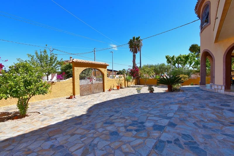 3 soveværelse Villa til salg i Los Urrutias med swimmingpool garage - € 579.000 (Ref: 8434730)