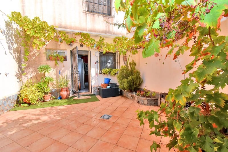 2 soverom Rekkehus til salgs i Los Urrutias med svømmebasseng garasje - € 185 000 (Ref: 9376484)