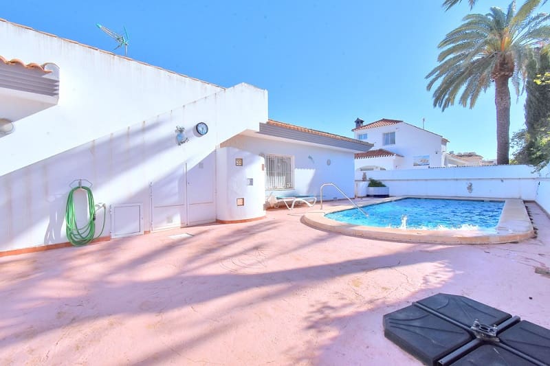 3 soveværelse Villa til salg i Los Urrutias med swimmingpool garage - € 389.000 (Ref: 9569617)